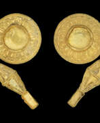 Grèce antique. A PAIR OF ATTIC GOLD EARRINGS