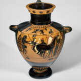 AN ATTIC BLACK-FIGURED HYDRIA - photo 3