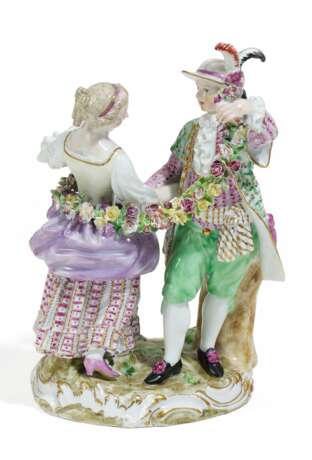 Junges Tanzpaar mit Blumengirlande. Meissen - фото 1