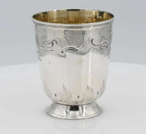 Pair of bell beakers with gilt interior - photo 3