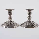 COUPLE LOW SILVER CANDLESTICK WITH RICHT BLOSSOMS AND ROCAILLE DECOR - photo 2