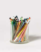 Maria Eichhorn. Schreib- und Zeichenutensilien