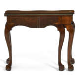 A CHIPPENDALE CARVED MAHOGANY SERPENTINE-FRONT CARD TABLE - photo 5