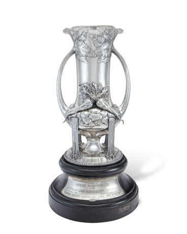 THE SUGAR BEETS CUP: AN AMERICAN SILVER LARGE PRESENTATION TROPHY CUP - Foto 1