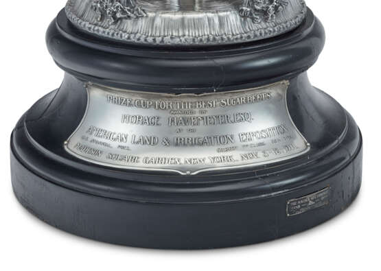 THE SUGAR BEETS CUP: AN AMERICAN SILVER LARGE PRESENTATION TROPHY CUP - Foto 4