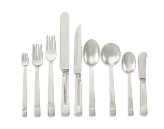 AN AMERICAN SILVER FLATWARE SERVICE - Foto 1