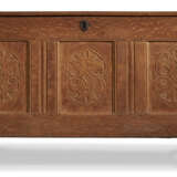 A CARVED AND JOINED OAK CHEST - photo 4