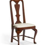 TWO QUEEN ANNE CHERRYWOOD SIDE CHAIRS - photo 2