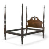 A FEDERAL CARVED MAHOGANY BEDSTEAD - photo 4