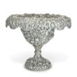 AN AMERICAN SILVER CENTERPIECE VASE - Auktionspreise