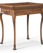 Стиль королевы Анны (1702-1714). A QUEEN ANNE CHERRYWOOD TRAY-TOP TEA TABLE WITH CANDLE SLIDES