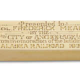 THE ALASKA RAILROAD: AN AMERICAN PRESENTATION 14K GOLD RAILROAD SPIKE - photo 2