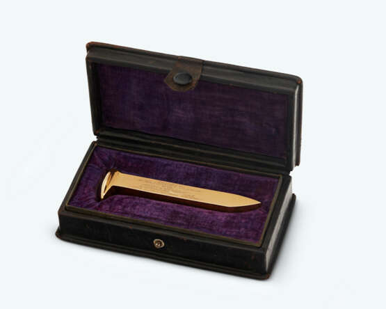 THE ALASKA RAILROAD: AN AMERICAN PRESENTATION 14K GOLD RAILROAD SPIKE - photo 3