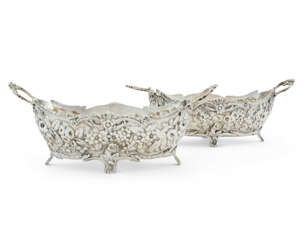 A PAIR OF AMERICAN SILVER TWO-HANDLED SWEETMEAT BASKETS