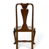 A PAIR OF QUEEN ANNE MAHOGANY SIDE CHAIRS - photo 5