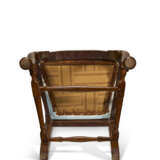 A PAIR OF QUEEN ANNE MAHOGANY SIDE CHAIRS - photo 6