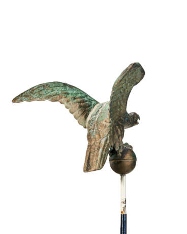 A MOLDED GILT COPPER AND CAST ZINC EAGLE WEATHERVANE - photo 2