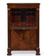 Mahagoni. A CLASSICAL FIGURED MAHOGANY SECRETAIRE A ABBATANT