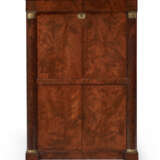 A CLASSICAL FIGURED MAHOGANY SECRETAIRE A ABBATANT - фото 2