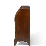 A CHIPPENDALE FIGURED MAPLE SLANT-FRONT DESK - фото 8