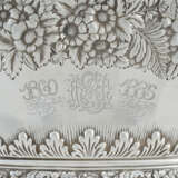 AN AMERICAN SILVER VASE - photo 2