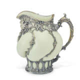 AN AMERICAN SILVER-MOUNTED BLOWN GLASS PITCHER - photo 2