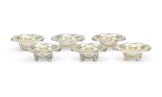 A SET OF SIX AMERICAN SILVER SALT CELLARS - Foto 1