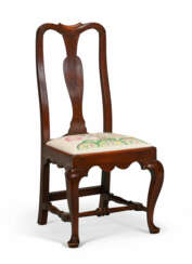 A QUEEN ANNE MAPLE SIDE CHAIR