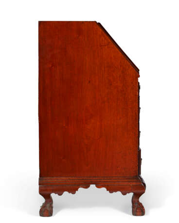 A CHIPPENDALE MAHOGANY BLOCK-FRONT AND SLANT-FRONT DESK - photo 7