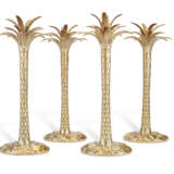 A SET OF FOUR SILVER-GILT PALM TREE-FORM CANDLESTICKS - Foto 1