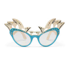 A PAIR OF DIAMANTE-ENCRUSTED &#39;SYDNEY OPERA HOUSE&#39; SPECTACLES