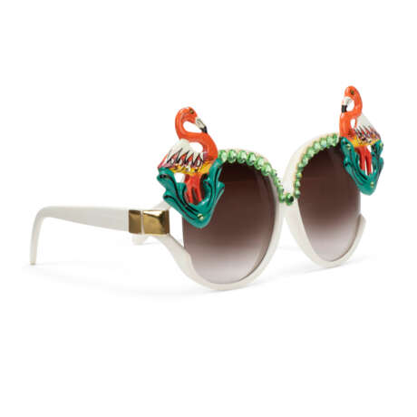 A PAIR OF WHITE-LACQUERED `FLAMINGO` SUNGLASSES - фото 2