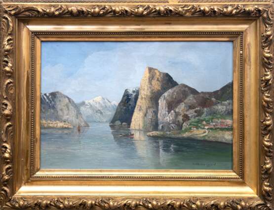 Wacker-Elsen, Hans (1868 Düsseldorf- 1858 Ferch/Schwielowsee) "Hardanger Fjord", Öl/Lw., signiert u.r., 1x kl. Hinterlegung, rücks. 1 alter Ausstellungsetiketten "Kunstpalast Düsseldorf", 55x38 cm, Pr… - photo 1