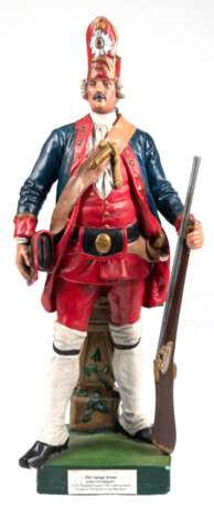 Figur "Der Lange Jonas", Jonas Henrikssohn, 1726 Flügelgrenadier im Leibregiment Friedrich I von Preußen, Gips, farbig staffiert, Gebrauchspuren, H. 49,5 cm - photo 1