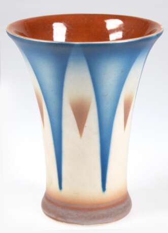 Art Deco-Vase, Feinsteinzeug, Julius Paul Bunzlau, polychromer geometrischer Dekor, H. 15 cm - photo 1