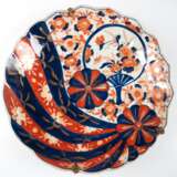 Imari-Schale, Japan um 1900, mit Floralmalerei, Dm. 34 cm - photo 1