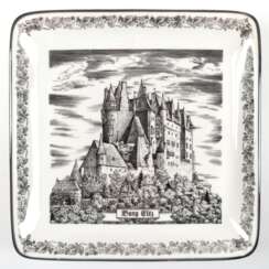 Schale mit Darstellung der Burg Eltz in Schwarz, Bauscher Weiden, Rand mit silbernem Eichenlaubdekor, 2x21x21 cm