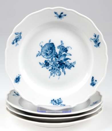 4 Meissen-Teller, Blaue Blume mit Insekten, Neuer Ausschnitt, Schwertermarke mit 2 Schleifstrichen, Dm. 18 cm - photo 1