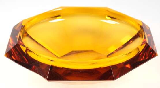 Art Deco-Glasschale, Moser, Karlsbad um 1930, bernsteinfarbenes Glas, Dm. 21,5 cm - photo 1