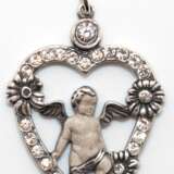 Kette mit Anhänger in Herzform, 925er Silber, mit kleinem Putto/ Schutzengel, ca. 3,5 x 2,2 cm, mit Zirkonia besetzt - photo 1