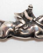 Übersicht. Anhänger &quot;Reiter auf Pferd&quot;, 925er Silber, halbplastisch dargestellt, Maße ca. 3,8 x 1,9 cm