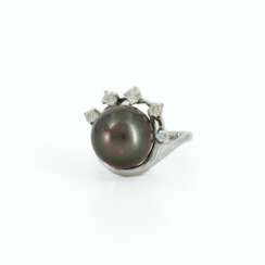 Tahiti Pearl-Diamond-Ring