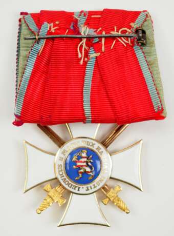 Hessen: Großherzoglicher Orden Philipps des Großmütigen, 2. Modell (1849-1918), Ritterkreuz 1. Klasse mit Schwertern. - photo 4
