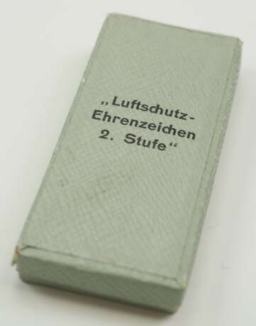 Luftschutz-Ehrenzeichen, 2. Stufe, im Etui. - photo 4