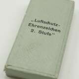 Luftschutz-Ehrenzeichen, 2. Stufe, im Etui. - photo 4