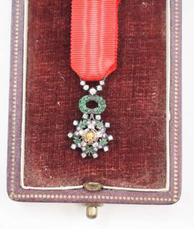 Frankreich: Orden der Ehrenlegion, 9. Modell (1870-1951), Ritterkreuz Miniatur mit Diamanten, im Etui. - Foto 1