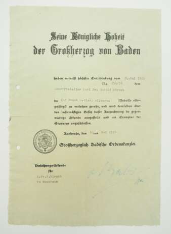 Baden: Medaille für Kunst und Wissenschaft, Friedrich II. (1908-1918), Silberne Medaille Urkunde für einen Schriftsteller. - photo 1