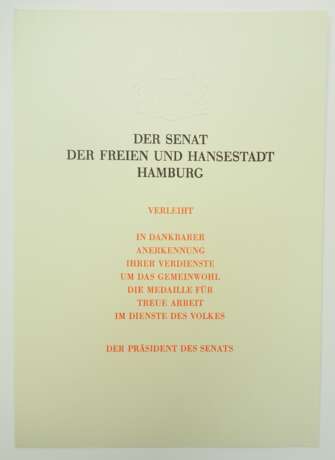 Hamburg: Medaille für Treue Arbeit im Dienste des Volkes Urkunde. - photo 1