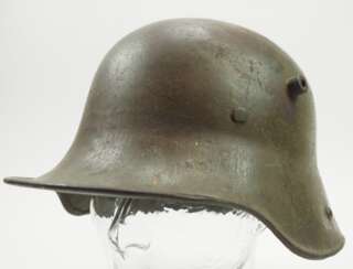 Deutsches Reich: Stahlhelm M16 eines Fahnenjunkers im Schleswig-Holsteinischen Infanterie-Regiment Nr. 163.