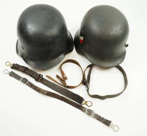 Wehrmacht: 2 Stahlhelme. - photo 1